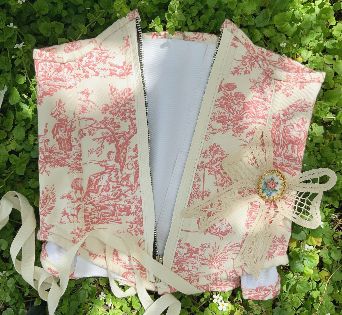 Toile de Jouy with vintage pin underbust
